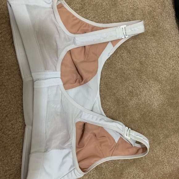 Lululemon sports bra 36d - Picture 2 of 2